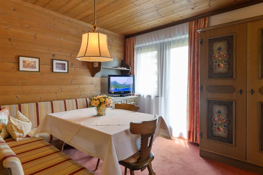 Appartementhaus Holiday Lech am Arlberg Ngoại thất bức ảnh